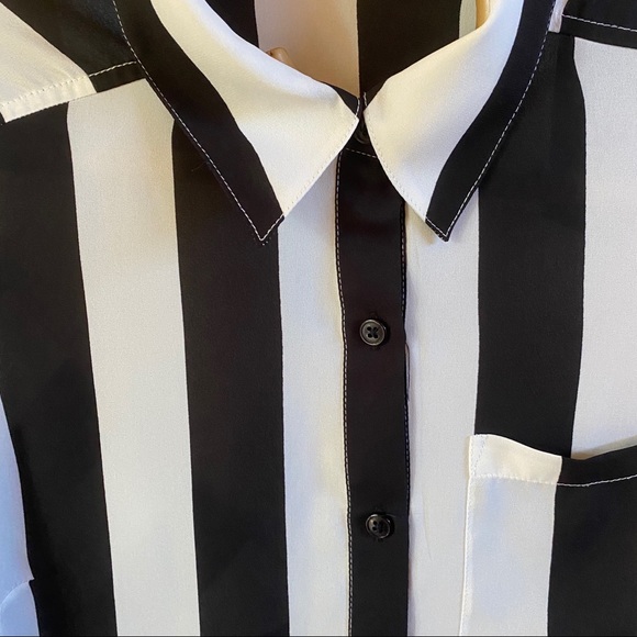 Striped Backless Blouse - Picture 4 of 4